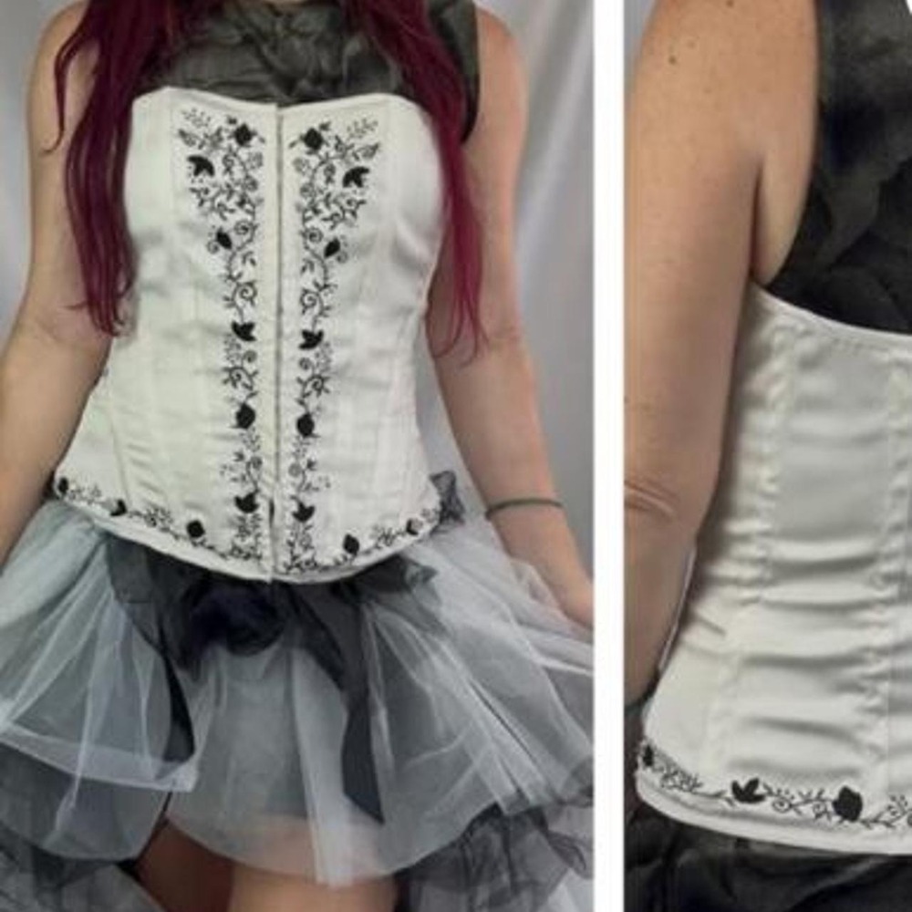 VTG Y2K Charlotte Russes white corsetsize M/L BlackWhite Silky Rococo Coquette - Picture 8 of 8